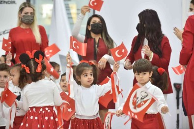 Çocuk Gündüz Bakimevlerinde Cumhuriyet Bayrami Coskusu