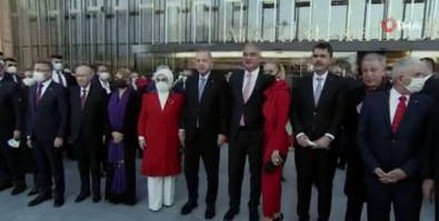 Cumhurbaskani AKM'ye Geldi