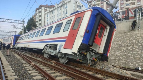 Kocaeli'de tren kazası!