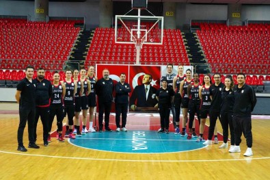 Bellona Kayseri Basketbol Galibiyet Ariyor
