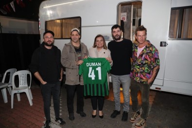 Duman Grubu Üyelerine Kocaelispor Formasi