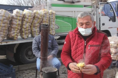 Erzincan'da Soguk Havalar Pazar Esnafina Soba Kurdurdu