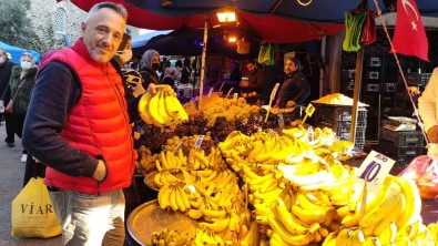 (Özel) Vatandaslar Muza Akin Etti, Pazarcilar Ton Ton Satiyor