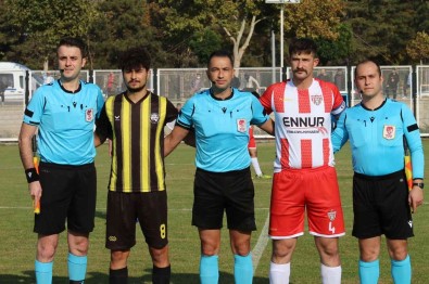 Amatörde Ilk Maçi Necati Selçuk Sahin Yönetti
