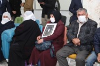 BAKAN SOYLU - İçişleri Bakanı Soylu, Muş'ta çocukları için HDP önünde eylem yapan ailelerle görüştü: Bunu ancak ana yüreği yapar