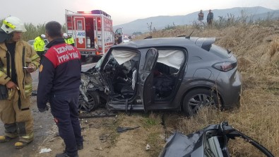 Izmir-Ödemis Yolunda Feci Kaza Açiklamasi 2 Ölü, 4 Yarali