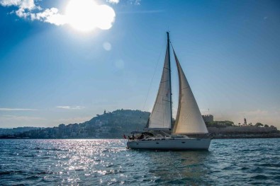 Kusadasi'nda 110 Yelkenci Cumhuriyet Için Yelken Basti