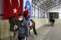 Eyüpsultan'da Çocuklar Ilk Defa Ata Binmenin Keyfini Yasadi