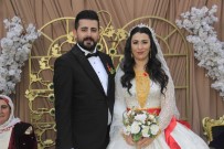 Hakkari'de Sehit Ogluna Görkemli Dügün