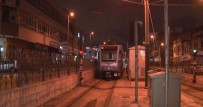 T4 Tramvay Hattinda Yasanan Ariza Nedeniyle Seferler Durdu