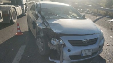 Kirikkale'de Traktör Ile Otomobil Çarpisti Açiklamasi 2 Yarali