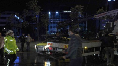 Kadiköy'de Zincirleme Trafik Kazasi Açiklamasi 4 Yarali