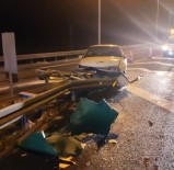 Kontrolden Çikan Araç Bariyerlere Çarpti Açiklamasi 5 Yarali