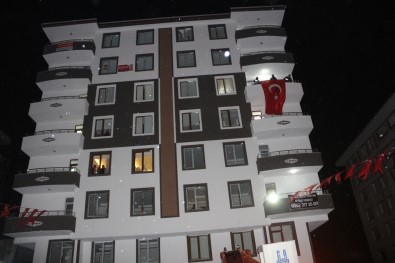 Sehidin Baba Ocagi Türk Bayraklariyla Donatildi