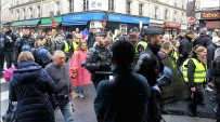 Fransa'da Sari Yelekliler Bir Kez Daha Sokaklarda