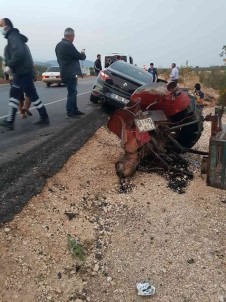 Hatay'da Otomobil Ile Traktör Çarpisti Açiklamasi 2 Yarali