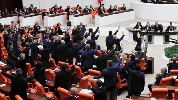 EYT Yasası Ne Zaman Çıkacak? Emeklilikte Yaşa Takılanlar İçin Yasa Çıktı Mı?