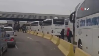 Bulgaristan'in Türk Yolculari 15 Saat Sinirda Beklettigi Iddia Edildi
