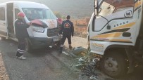 Kamyonet Ile Minibüs Kafa Kafaya Çarpisti Açiklamasi 4 Yarali