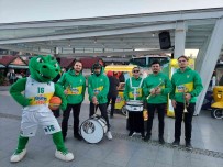 Frutti Extra Bursaspor Basketbol Takiminin Genç Bando Grubu Begeni Topladi