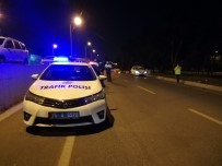 Izmir'de Otomobille Motosiklet Çarpisti Açiklamasi 1 Ölü
