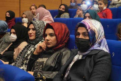 Diyarbakir'da 'Yasasin Kadin' Konferansi Gerçeklesti