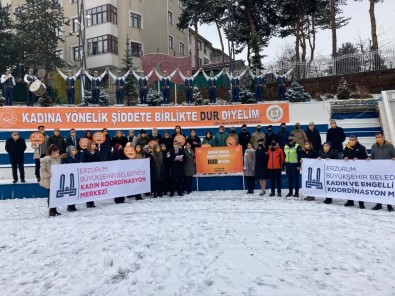 Erzurum'da Kamu Kurum Kuruluslari Ve STK'lar Kadina Yönelik Siddete Dikkat Çekmek Için Toplandi