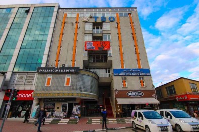 Kadina Siddete Tepki Olarak Safranbolu Belediyesi Turuncu Oldu