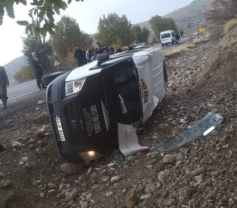 Kontrolden Çikan Ögrenci Servisi Devrildi Açiklamasi 6 Yarali