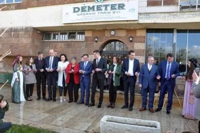 Yüksekova'da ''Demeter Organik Tarim Evi Tarimsal Kalkinma Kadin Kooperatifi' Açildi