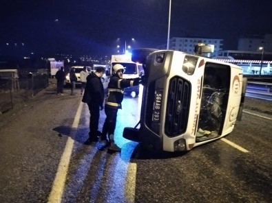 Siirt'te Vakaya Giden Ambulansa Araç Çarpti Açiklamasi 4 Yarali