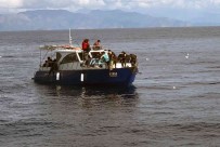 Yunanlilar Göçmenleri Özel Tekne Ile Geri Gönderdi