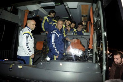 Fenerbahçe'nin takım otobüsüne saldırı