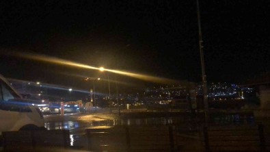 Gemlik'te Deniz Tasti, Sahil Sular Altinda Kaldi