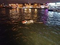 Kadiköy'de Batan Tekneyi Kiyi Emniyeti Kurtardi