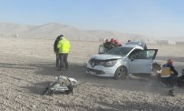 Konya'da Kamyonla Otomobil Çarpisti Açiklamasi 2 Ölü, 1 Yarali