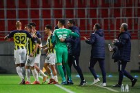 UEFA Avrupa Ligi Açiklamasi Royal Antwerp Açiklamasi 0 - Fenerbahçe Açiklamasi 3 (Ilk Yari)