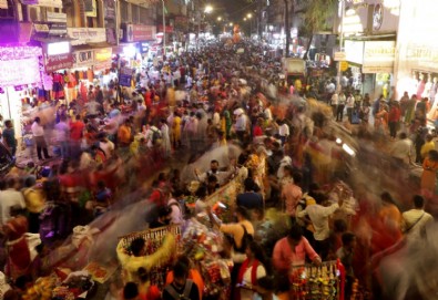 Hindistan'da koronavirüs salgını gölgesinde ışık festivali