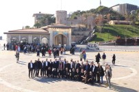 Istanbullular Üsküdar'dan Demokrasi Ve Özgürlükler Adasi'na Tarihi Yolculuga Çikti