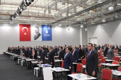 Lütfü Türkkan'a anlamlı tepki! AK Partili isimler öncü oldu İBB meclisi saygı duruşu ve İstiklal Marşı’yla açıldı