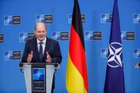 Almanya Basbakani Scholz, NATO'yu Ziyaret Etti