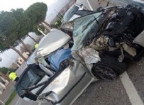Anne ve bebeğini ayıran korkunç kaza! | Otomobil TIR'a arkadan çarptı!