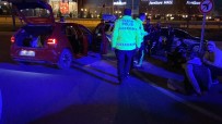Polisin 'Dur' Ihtarina Uymayip 30 Kilometre Kaçti, Polis Aracina Vurarak Durdu