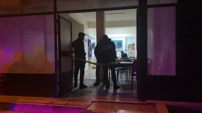 Kahvehanede Tartisip Birbirlerine Kursun Yagdirdilar Açiklamasi 1'I Agir 2 Yarali