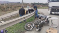 Motosiklet Bariyerlere Çarpti, Sürücüsü Yaralandi