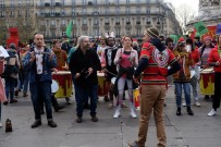 Paris'te Irkçilik Karsiti Protesto