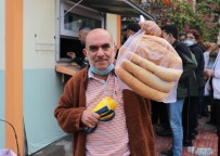 Adana'da 1 Liralik Ekmek Kuyrugu