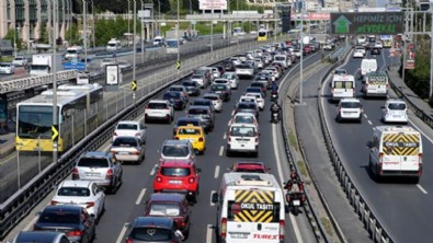 İstanbul'da yağmur yağdı trafik kilitlendi!