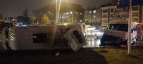 (ÖZEL) Gaziosmanpasa'da Iki Servis Minibüsü Çarpisti Açiklamasi 1 Yarali