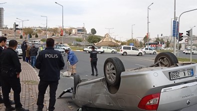 Sanliurfa'da Kaza Yapan Araç Takla Atti